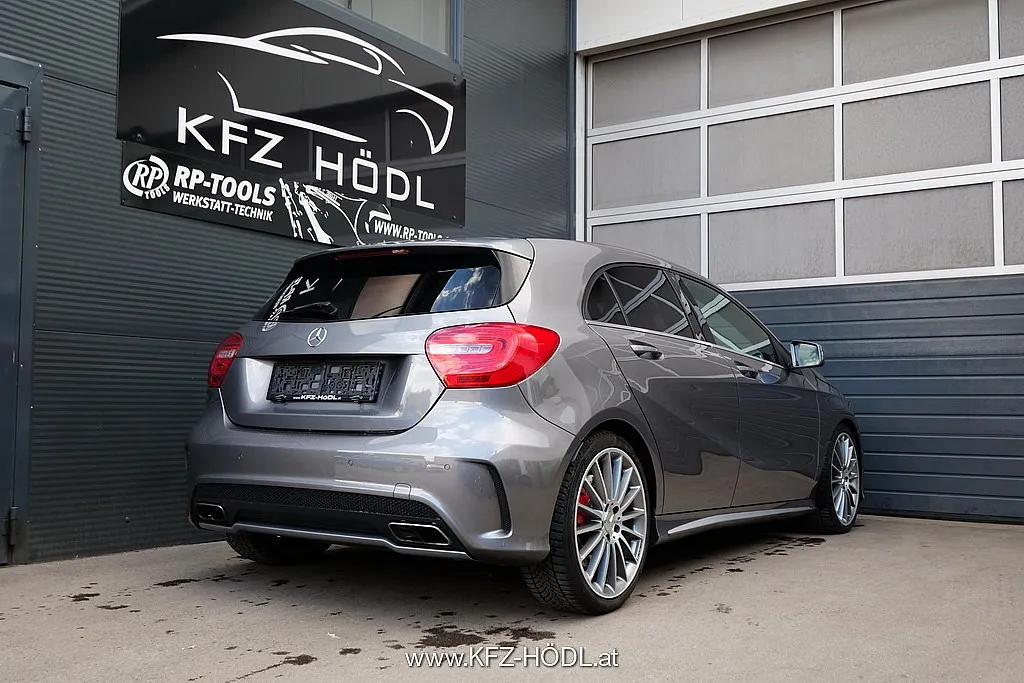 Mercedes-Benz A 45 AMG 4MATIC Aut. Image 2