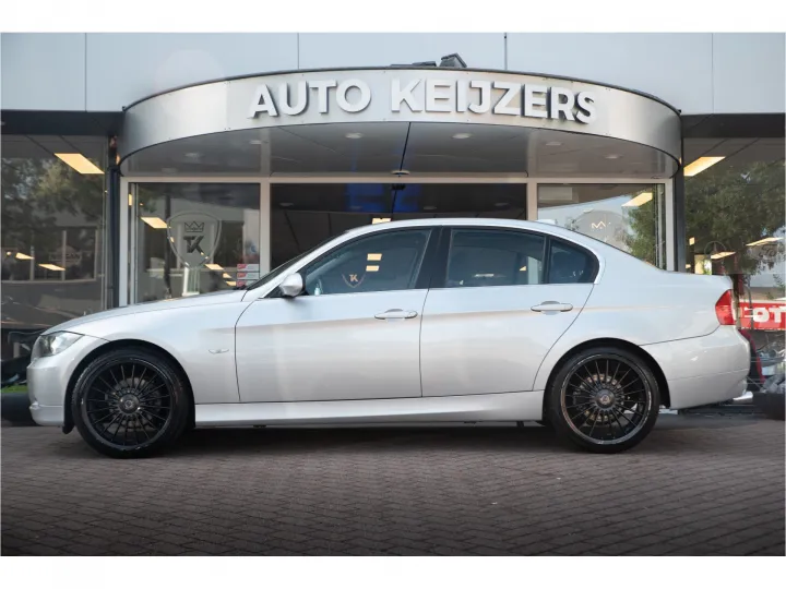 BMW 3 Serie 320i High Executive  Image 3