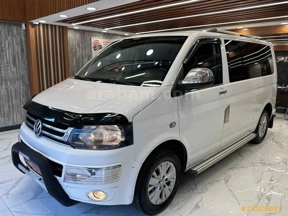 Volkswagen Transporter 2.0 TDI Camlı Van Image 1